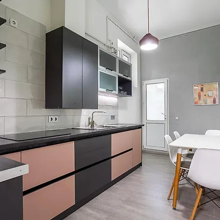 Cozy By The Sea With A Private Courtyard Lägenhet