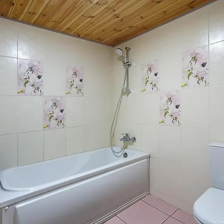 Cozy By The Sea With A Private Courtyard Apartament
