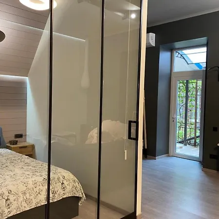 Lägenhet Cozy By The Sea With A Private Courtyard