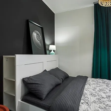 Cozy By The Sea With A Private Courtyard Apartamento Odesa