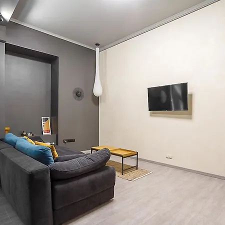 Cozy By The Sea With A Private Courtyard * Odessa