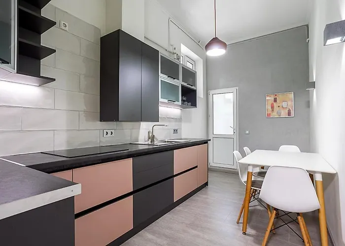 Cozy By The Sea With A Private Courtyard Appartement