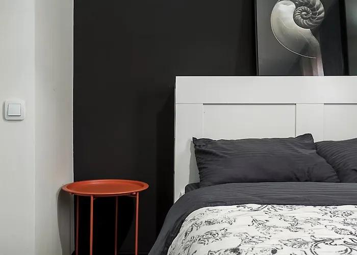 Cozy By The Sea With A Private Courtyard