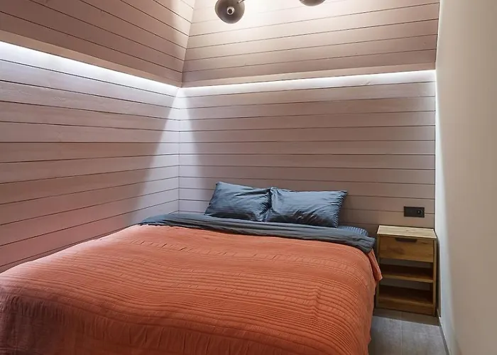 Cozy By The Sea With A Private Courtyard Apartamento