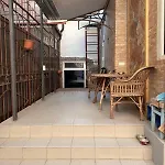 Cozy By The Sea With A Private Courtyard Apartmán