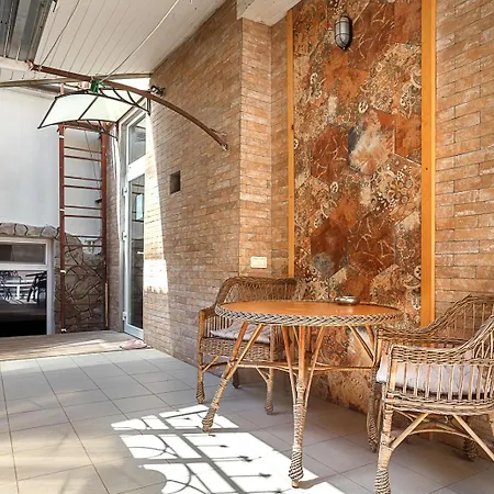 Cozy By The Sea With A Private Courtyard Apartmán Oděsa