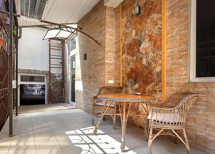 Cozy By The Sea With A Private Courtyard Apartament Odessa