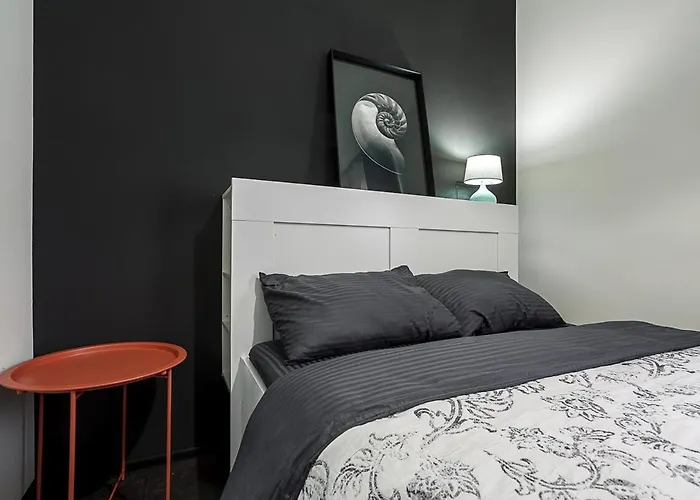 Cozy By The Sea With A Private Courtyard *