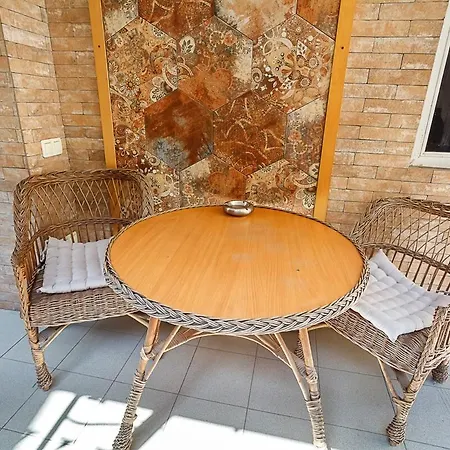 Apartment Cozy By The Sea With A Private Courtyard *